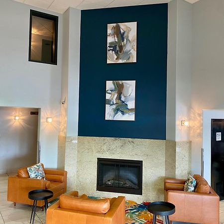 Super 8 By Wyndham Lachenaie/Terrebonne Ngoại thất bức ảnh