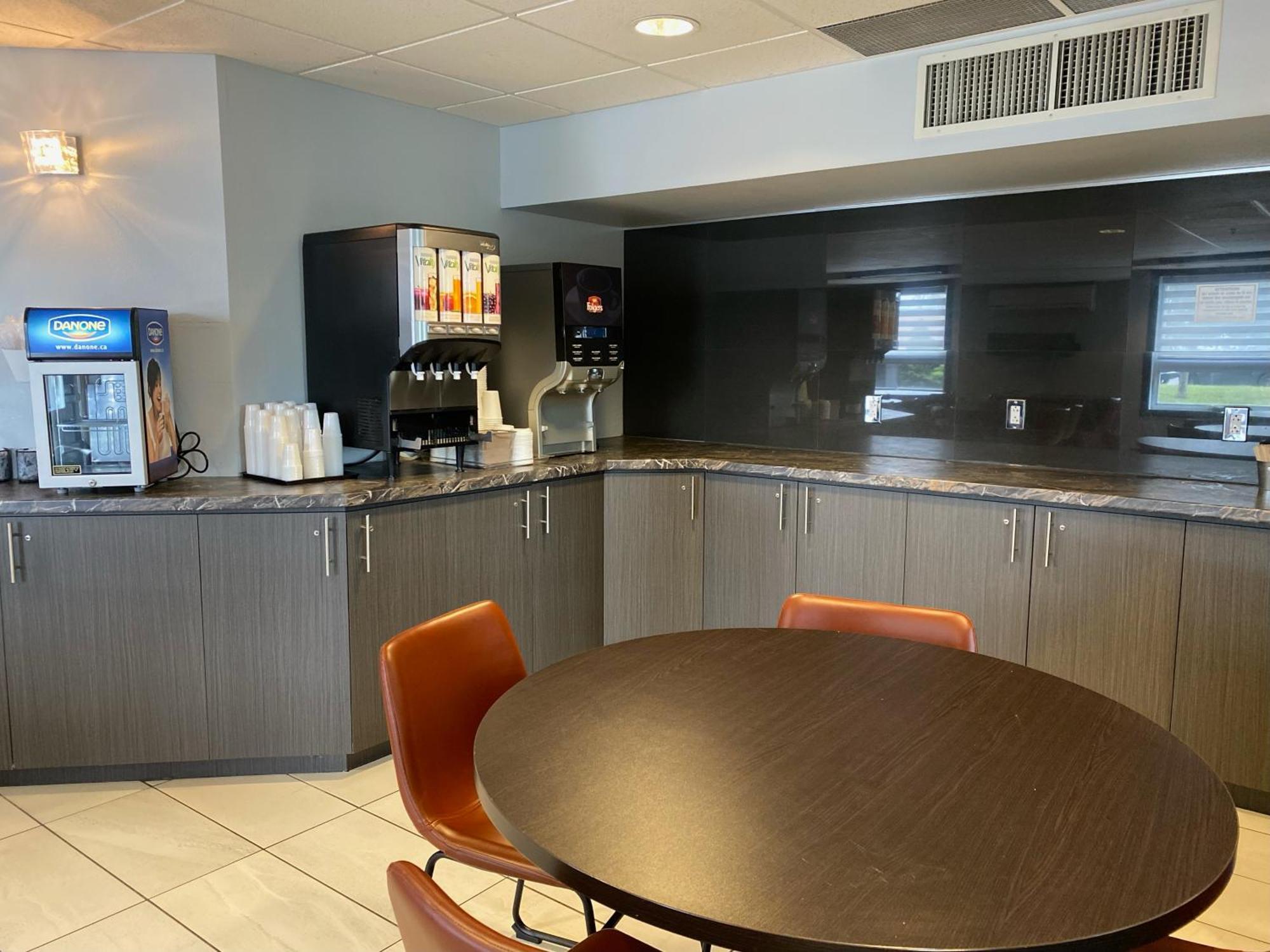 Super 8 By Wyndham Lachenaie/Terrebonne Ngoại thất bức ảnh