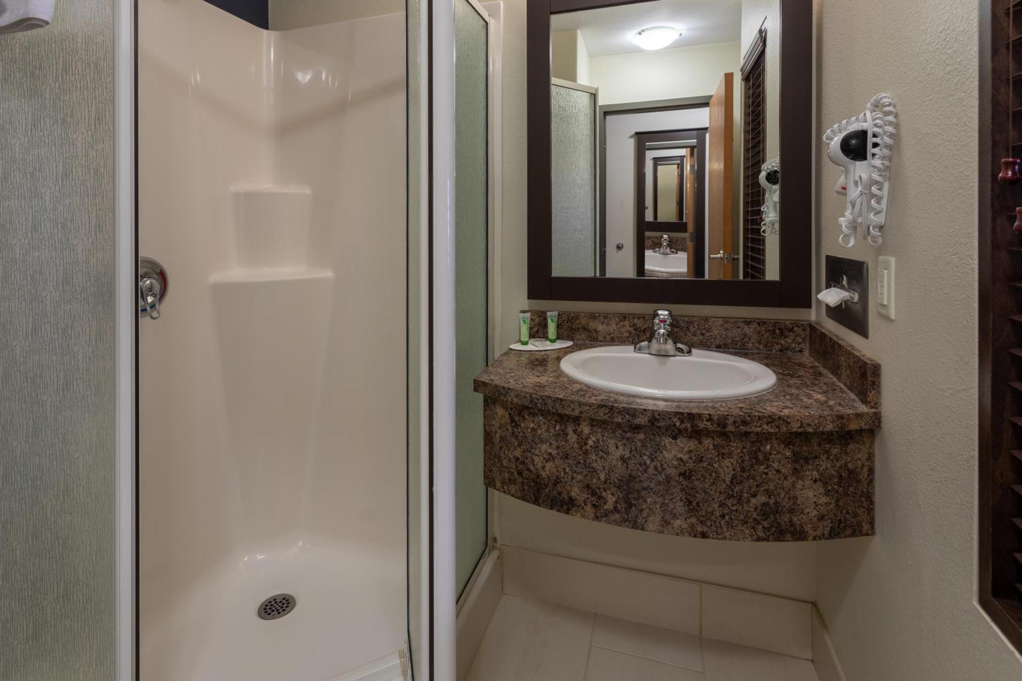 Super 8 By Wyndham Lachenaie/Terrebonne Ngoại thất bức ảnh