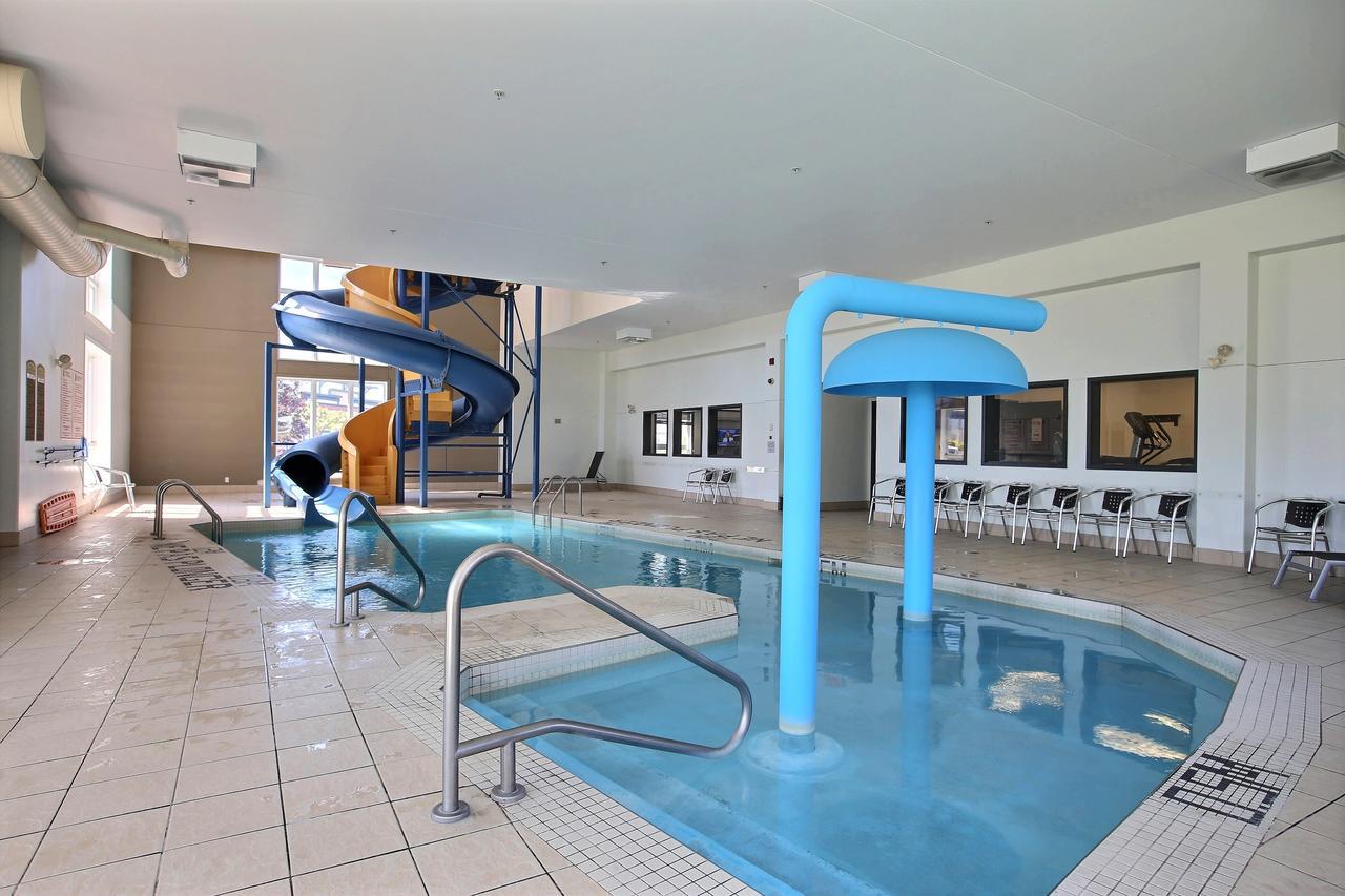 Super 8 By Wyndham Lachenaie/Terrebonne Ngoại thất bức ảnh